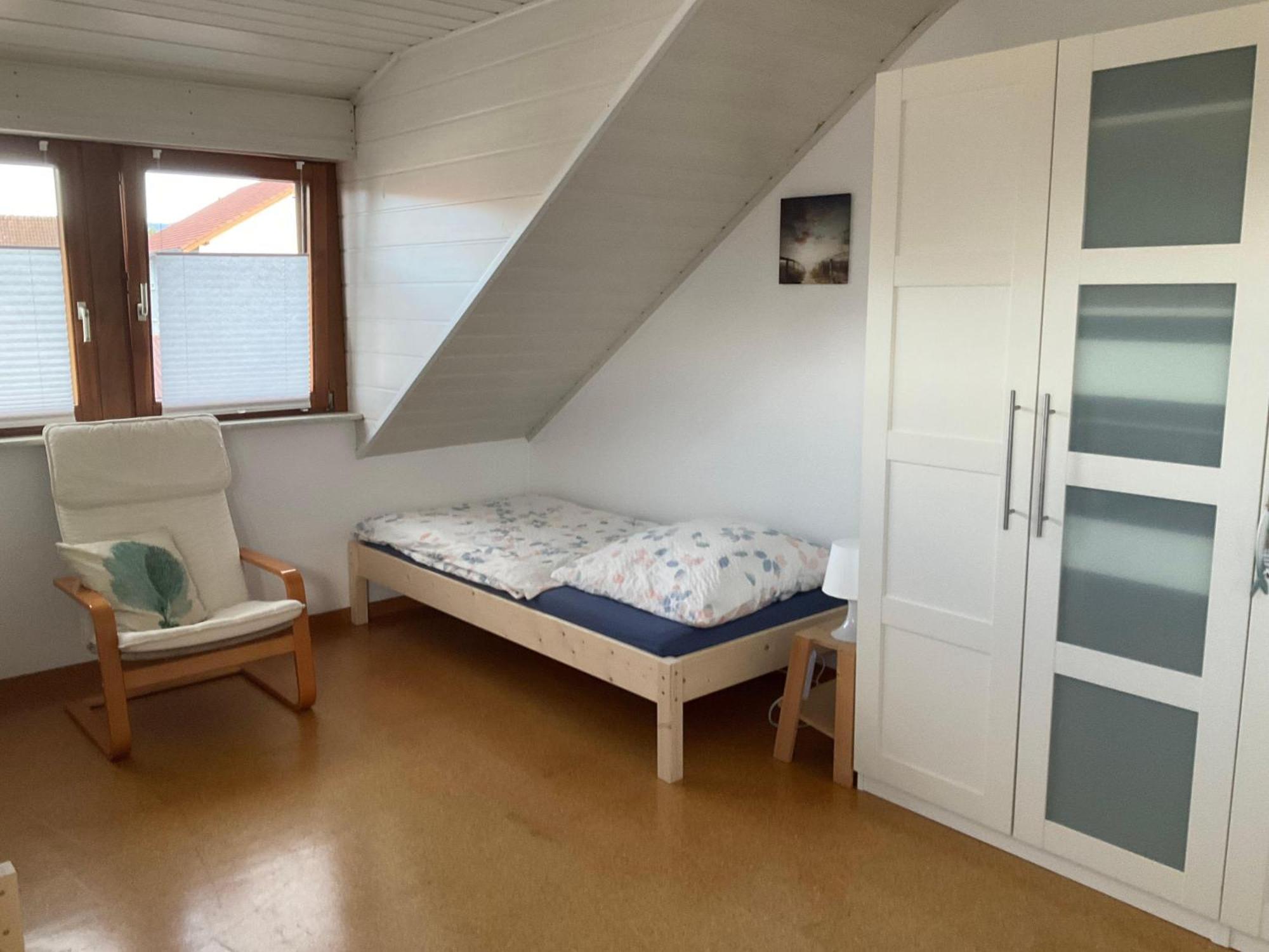 Ferienwohnung-Loesch นอยเอนบวร์ก อัม ไรน์ ภายนอก รูปภาพ