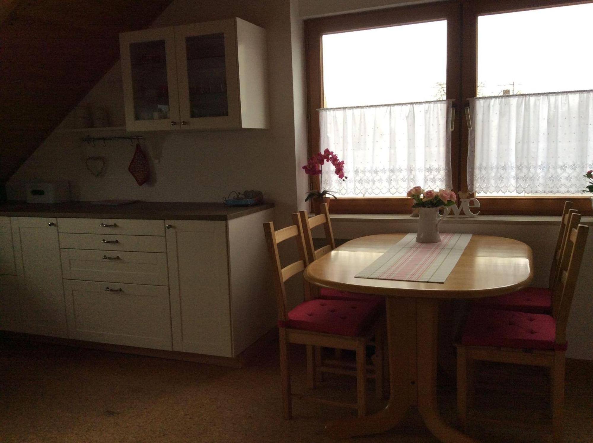 Ferienwohnung-Loesch นอยเอนบวร์ก อัม ไรน์ ภายนอก รูปภาพ