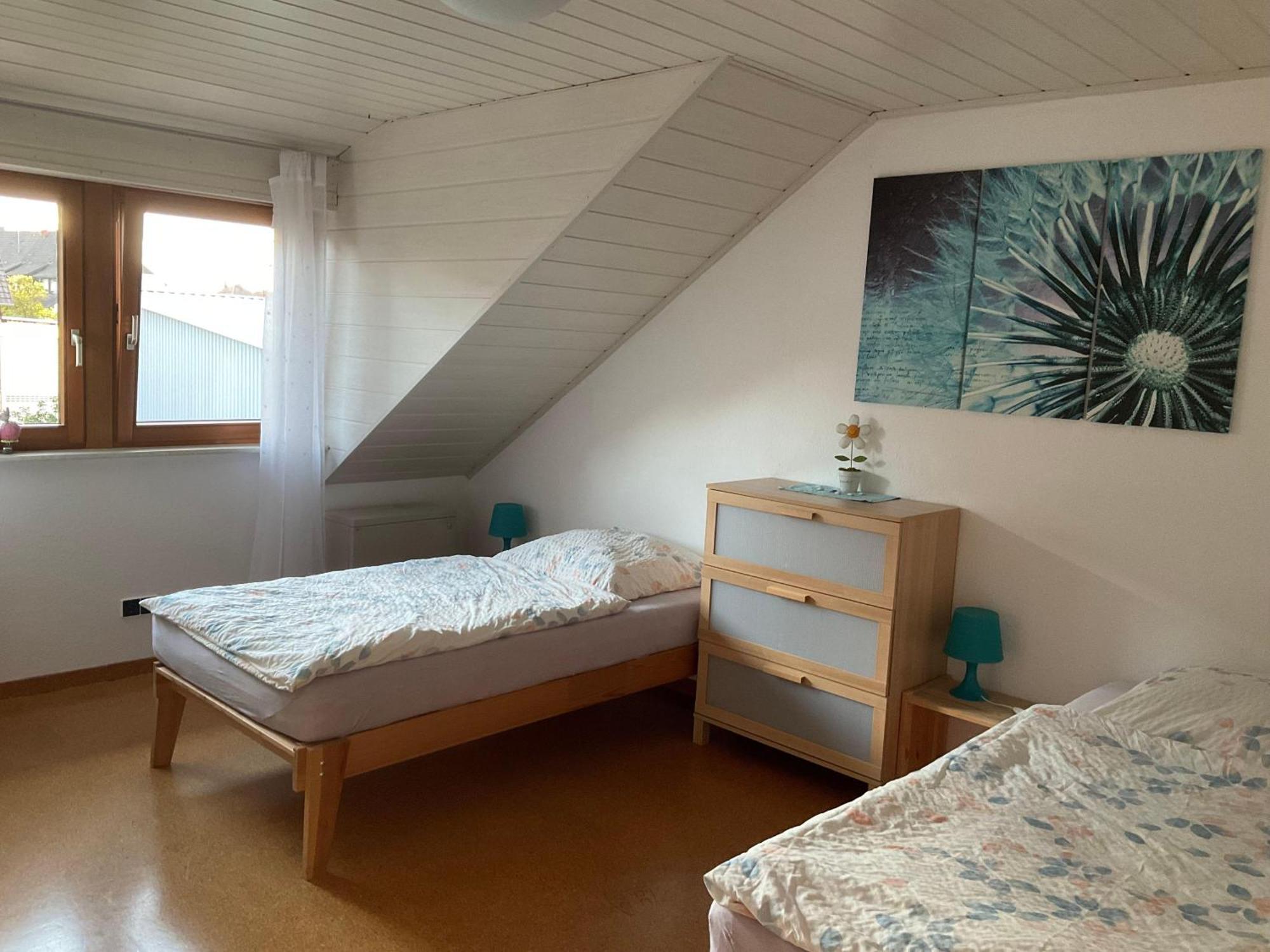 Ferienwohnung-Loesch นอยเอนบวร์ก อัม ไรน์ ภายนอก รูปภาพ