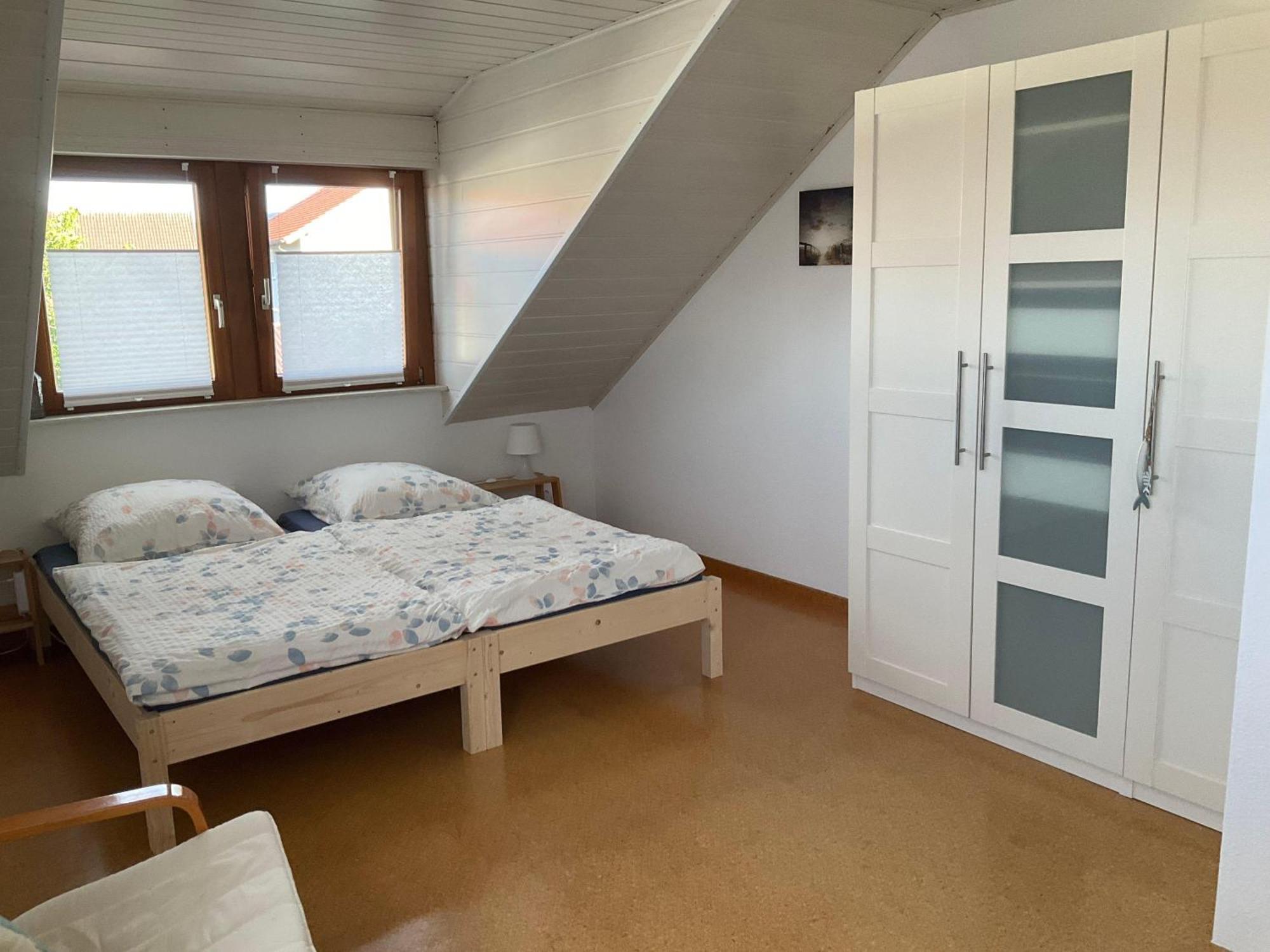 Ferienwohnung-Loesch นอยเอนบวร์ก อัม ไรน์ ภายนอก รูปภาพ