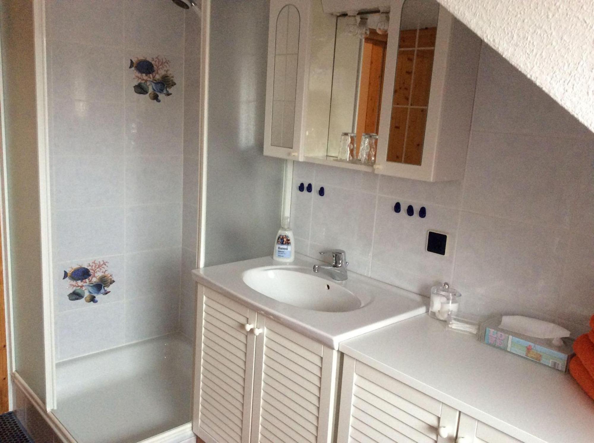 Ferienwohnung-Loesch นอยเอนบวร์ก อัม ไรน์ ภายนอก รูปภาพ