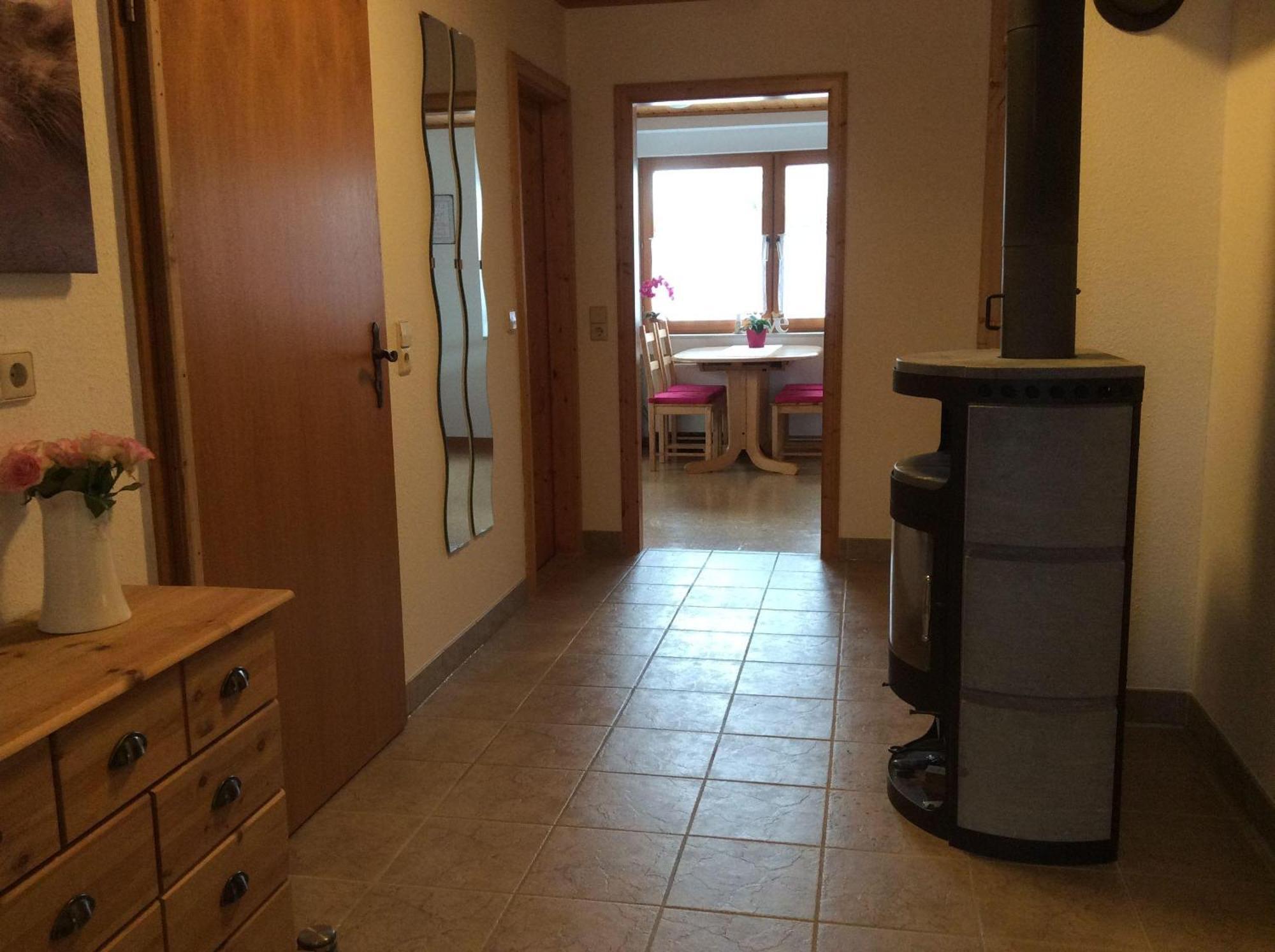 Ferienwohnung-Loesch นอยเอนบวร์ก อัม ไรน์ ภายนอก รูปภาพ